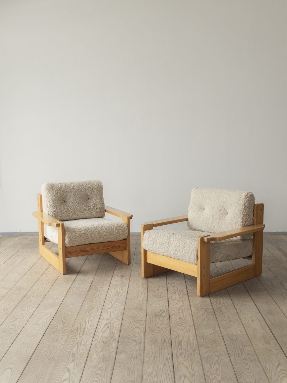 Lounge Chair (Pair)