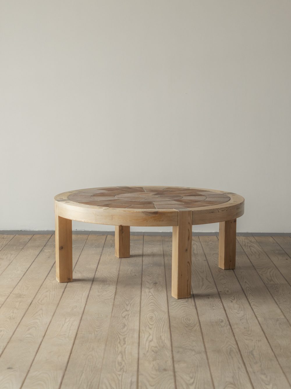 Lisbeth Sallingboe, Coffee Table