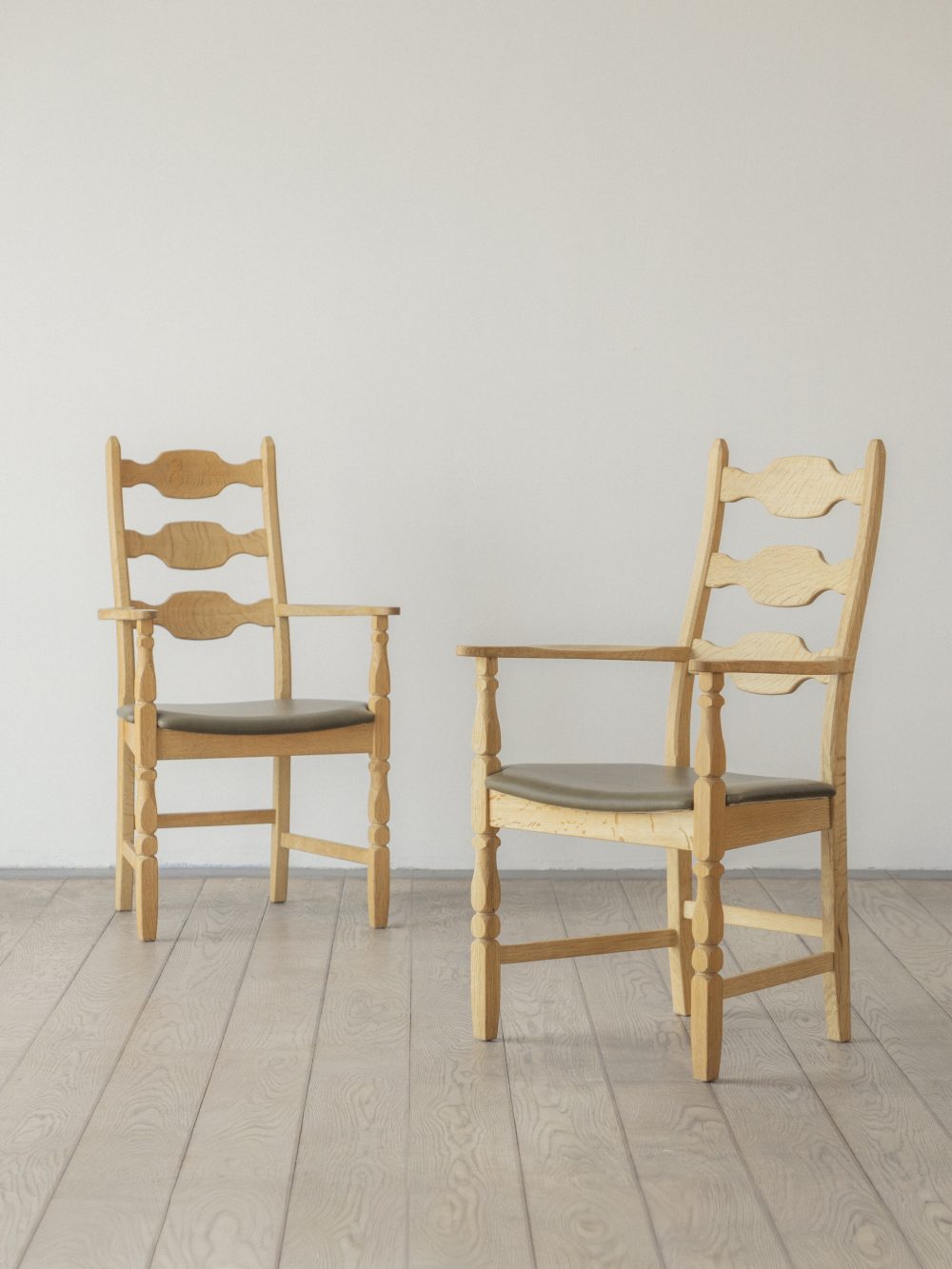 Henning Kjærnulf Armstol, Dining Chair (pair)