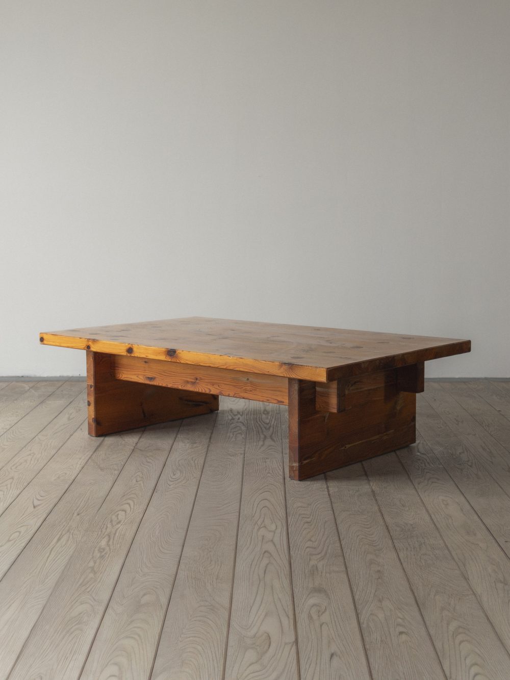 Yngve Ekström, coffee table