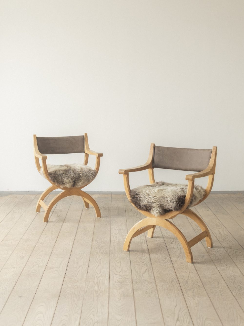 Henning Kjærnulf kurul, dining chair (pair)