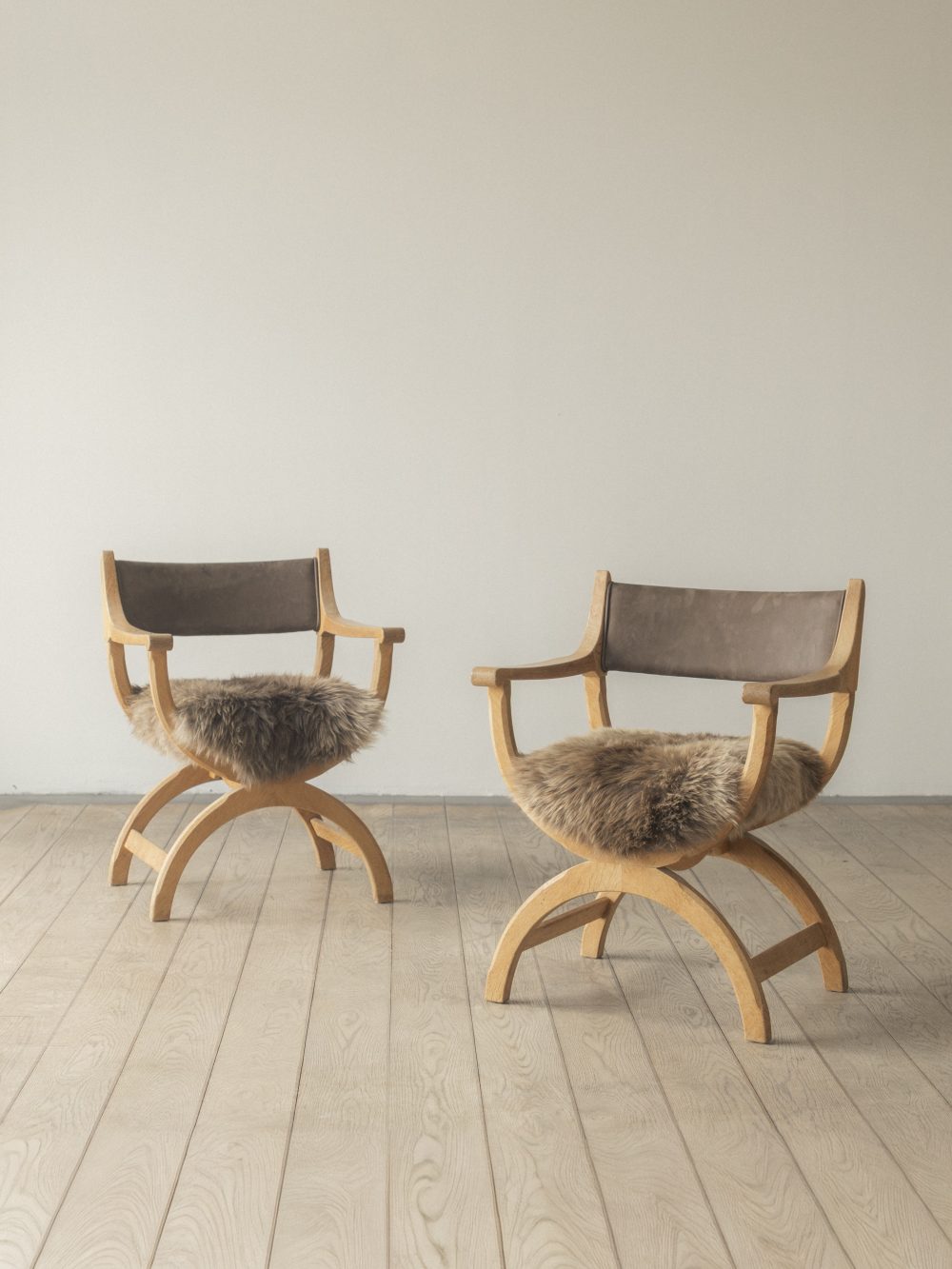 Henning Kjærnulf kurul, dining chair (pair)