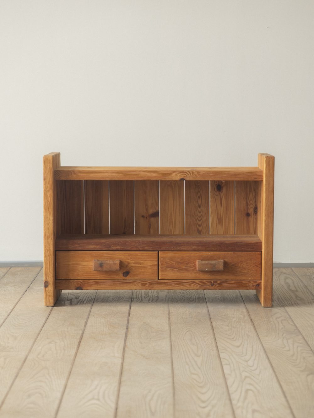 Hans Jørgen Frydendal Solid Pine, bookcase