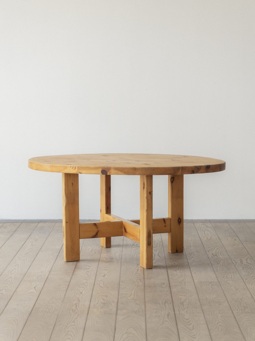 Roland Wilhelmsson Oval, dining table (ularkeret)